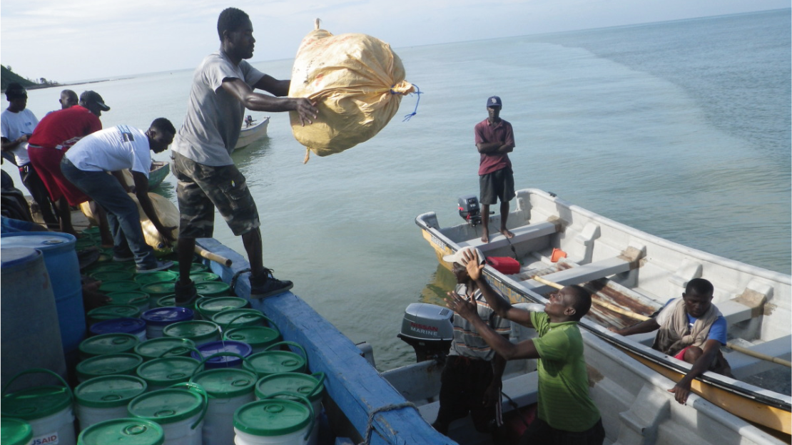 Les routes en Haïti restent bloquées. Les ONG comptent sur HI pour l'accès par la mer.